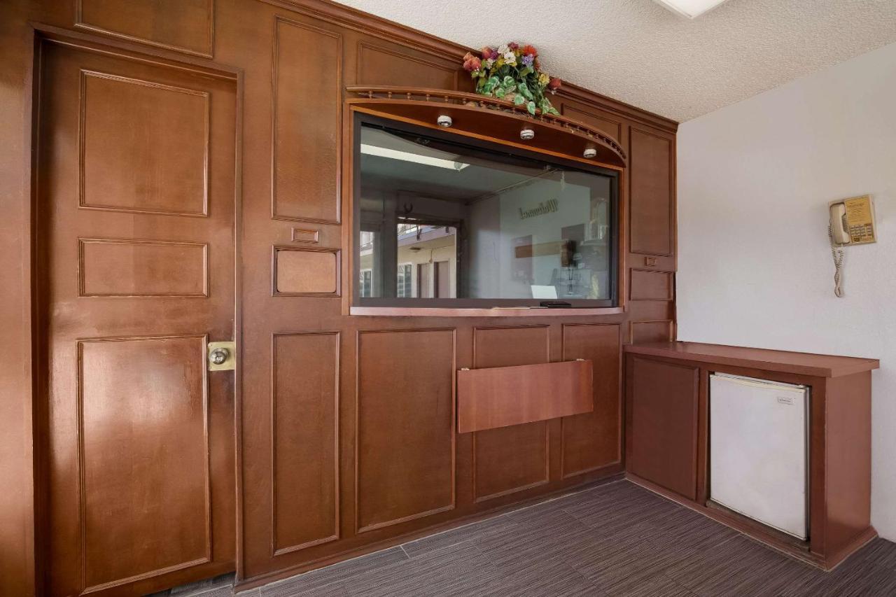 Rodeway Inn San Bernardino & Redlands Exteriér fotografie